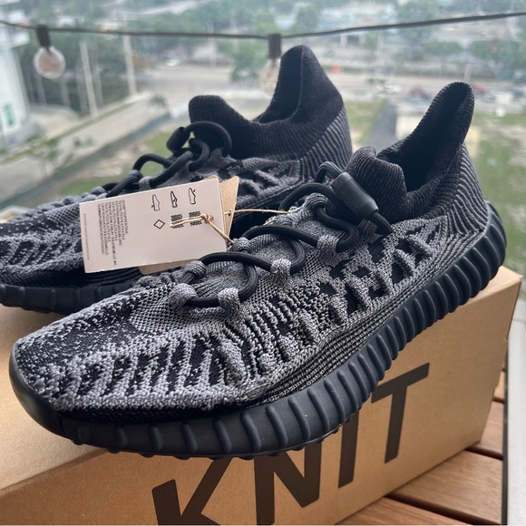 Adidas yeezy 350 v2 compct size - Main Image